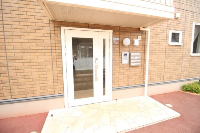 物件外観写真3　(エントランス（オートロック）)