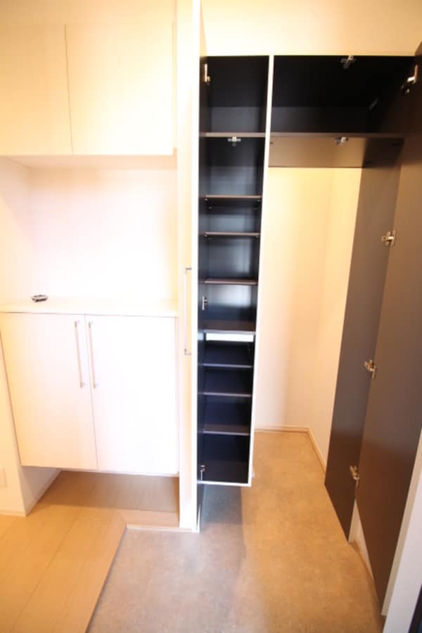 玄関(玄関収納)