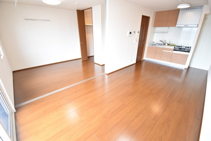 物件内観写真3　(ＬＤＫ１０．４帖～洋室５．５帖)