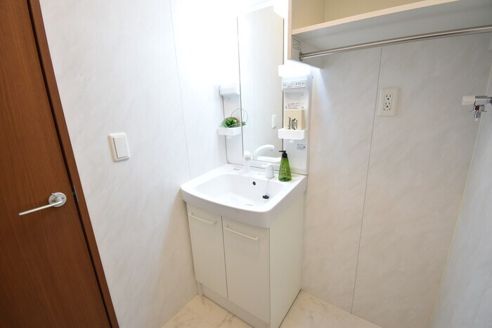 物件内観写真6　(洗髪洗面化粧台)
