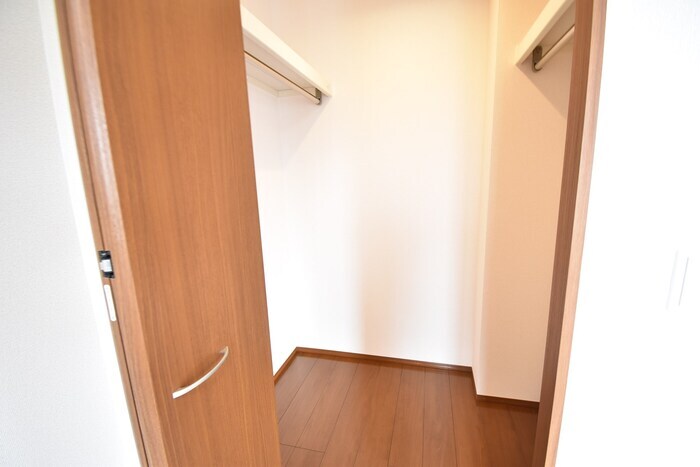 物件内観写真10　(ウォークインクローゼット)