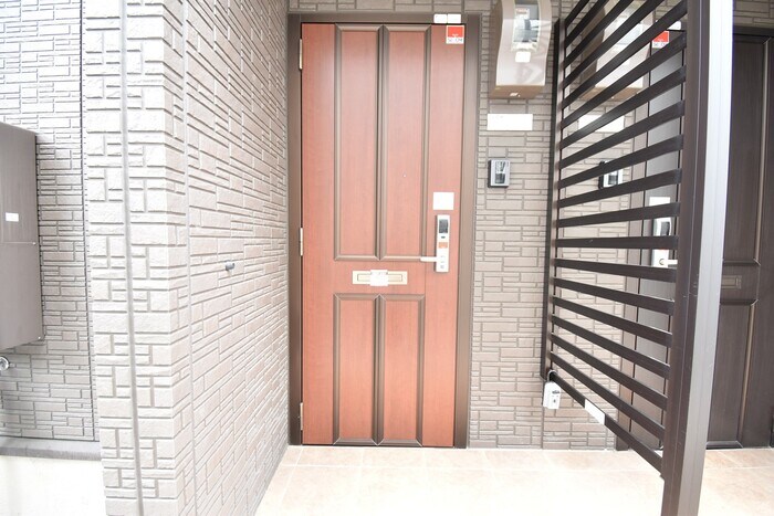 物件内観写真27　(玄関)