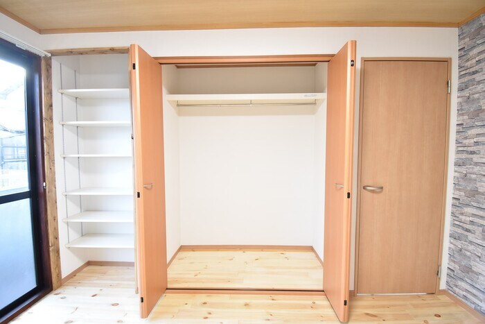 物件内観写真9　(クローゼット（南洋室）)