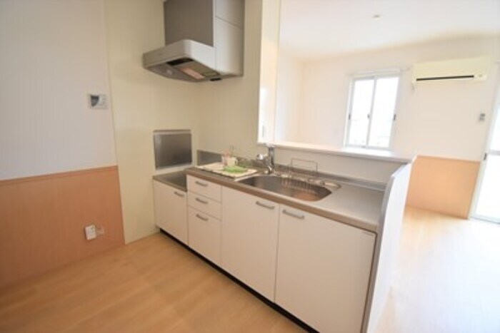 物件内観写真4　(対面キッチン)