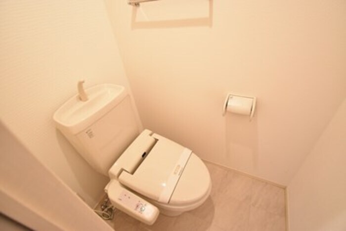 物件内観写真7　(温水洗浄暖房便座)