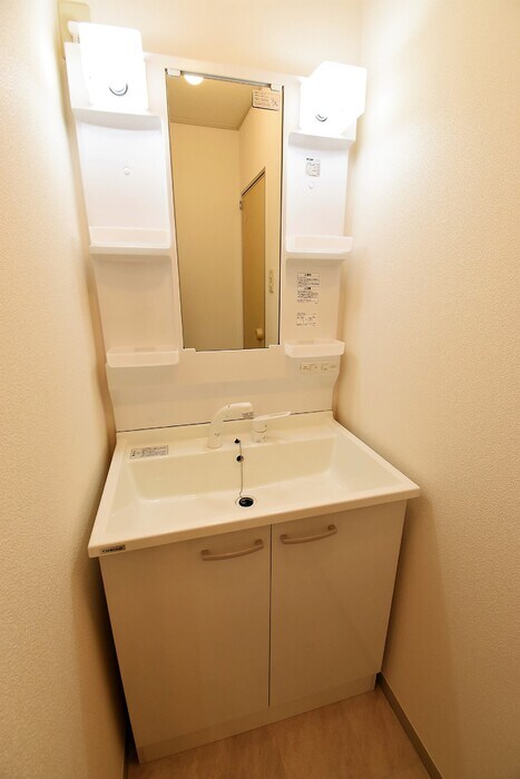 物件内観写真5　(洗髪洗面化粧台)