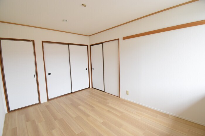 物件内観写真8　(洋室６帖)