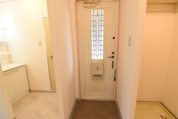 物件内観写真11　(玄関)