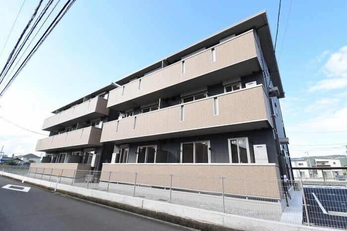 物件外観写真1　(建物外観)