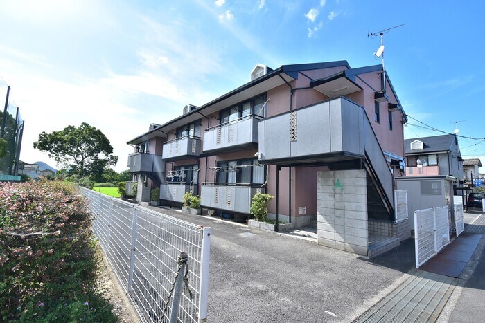 物件外観写真1　(建物外観)