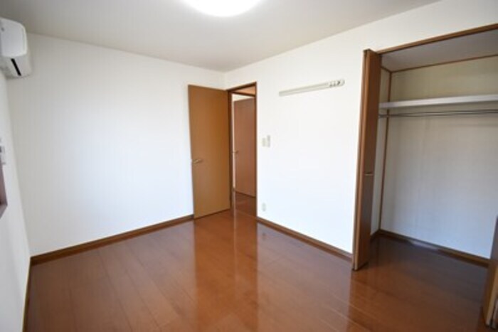 物件内観写真7　(北西洋室６帖)