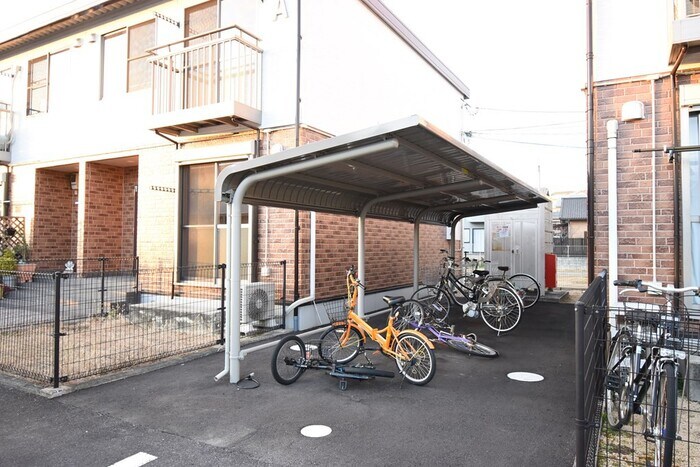 物件内観写真6　(駐輪場)