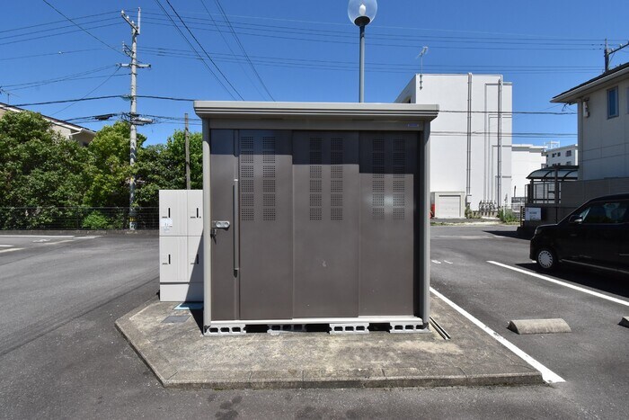 物件内観写真11　(ゴミ庫)