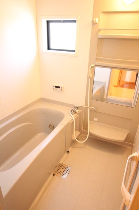 物件内観写真4　(浴室)