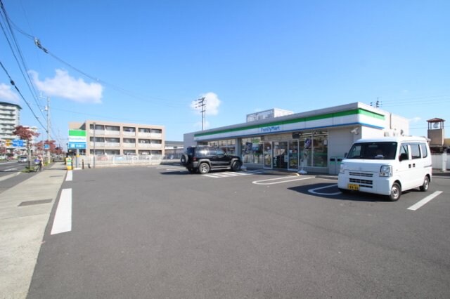 物件内観写真25　(ファミリーマート高松伏石店（354ｍ）)