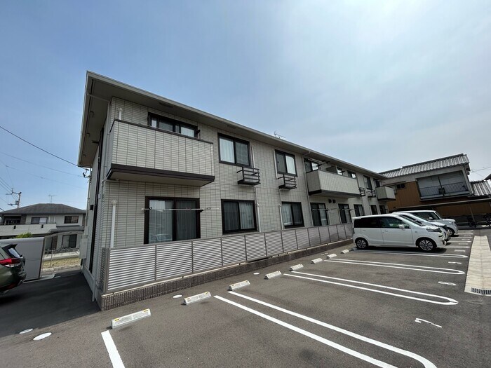 物件外観写真1　(建物外観)