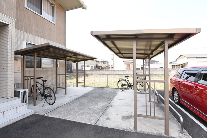 物件内観写真14　(駐輪場)