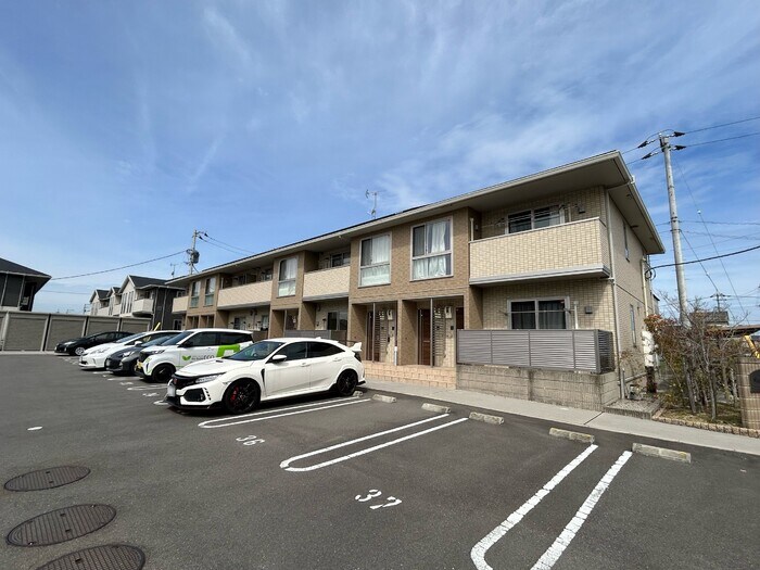 物件外観写真1　(建物外観)