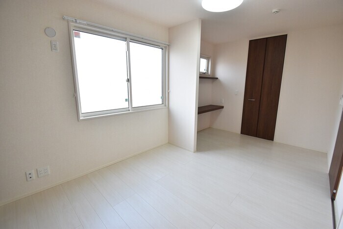 物件内観写真8　(洋室７．５帖)