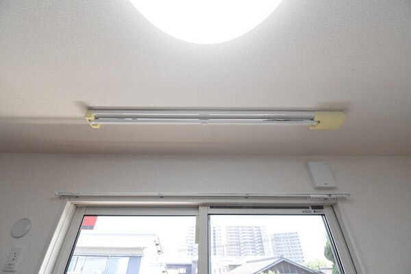 建物設備(室内物干し)