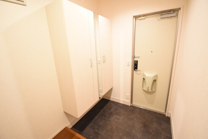 物件内観写真22　(玄関)