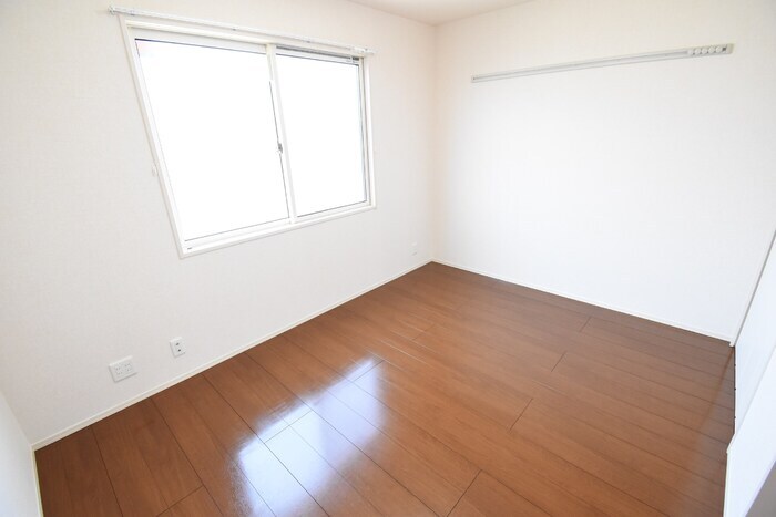 物件内観写真26　(洋室６帖)