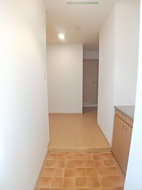 物件内観写真11　(玄関)