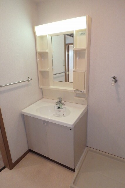 物件内観写真6　(洗面所)