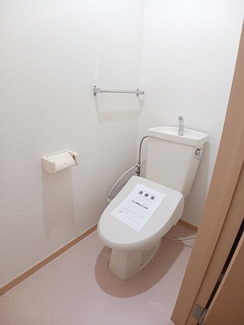 物件内観写真8　(トイレ)