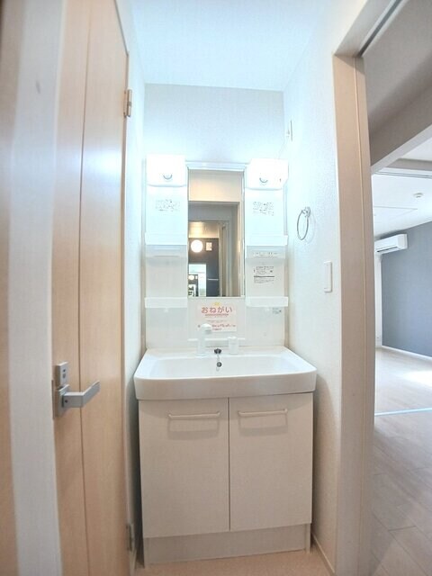 物件内観写真10　(洗面所)