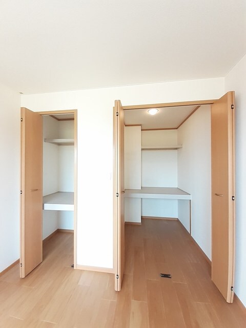 物件内観写真10　(収納)