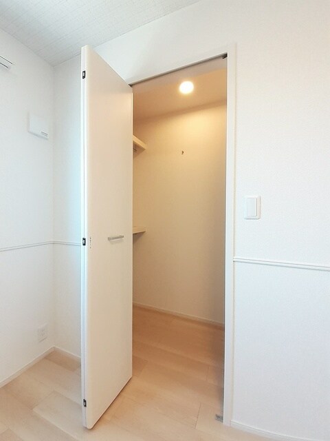 物件内観写真10　(収納)