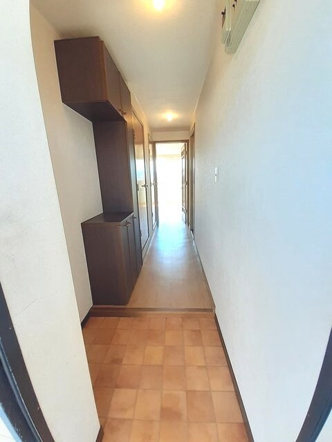 物件内観写真10　(玄関)