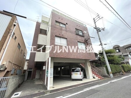 山地マンション外観写真