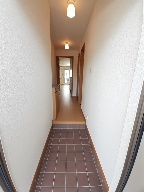 物件内観写真9　(玄関)