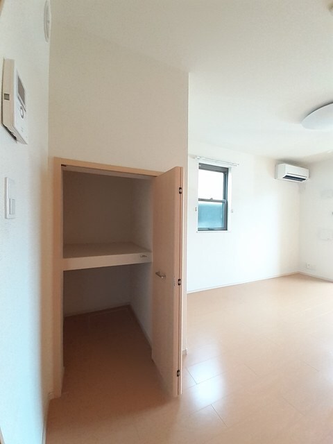 物件内観写真10　(収納)