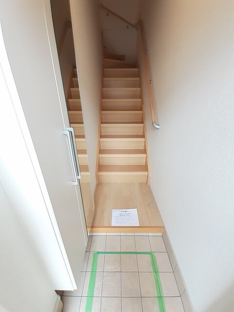 物件内観写真10　(玄関)