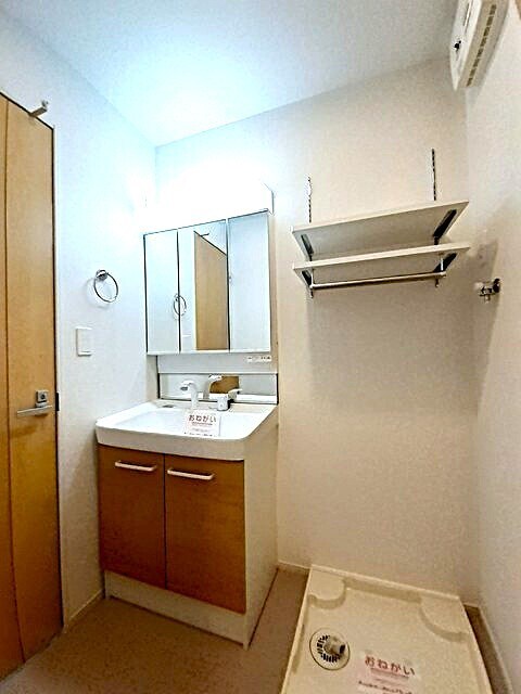 物件内観写真7　(洗面所)