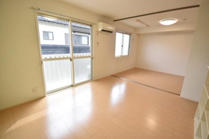 物件内観写真10　(ＬＤＫ１２帖～南洋室６帖)