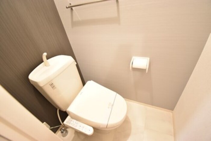 物件内観写真13　(温水洗浄暖房便座)