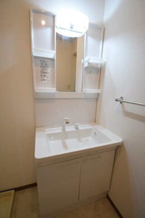 物件内観写真4　(洗髪洗面化粧台)