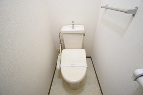 トイレ(温水洗浄暖房便座)