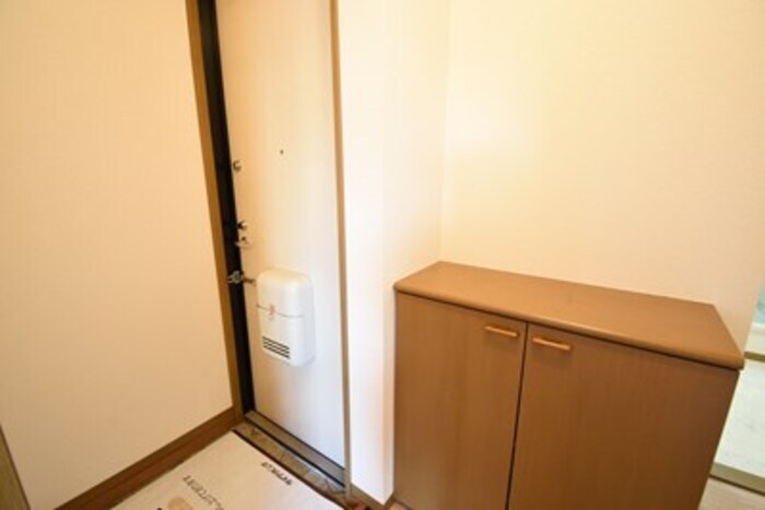 物件内観写真11　(玄関)