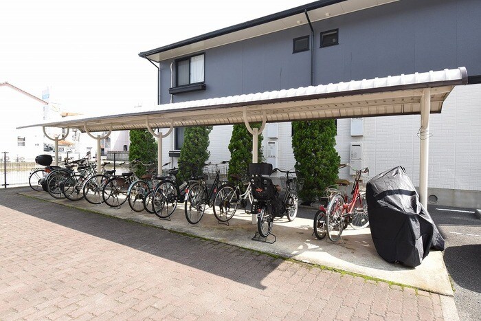 物件内観写真15　(駐輪場)