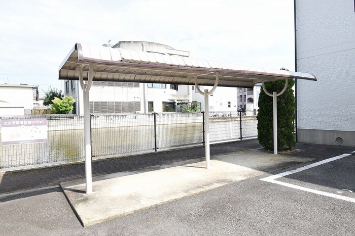 物件内観写真16　(駐輪場)