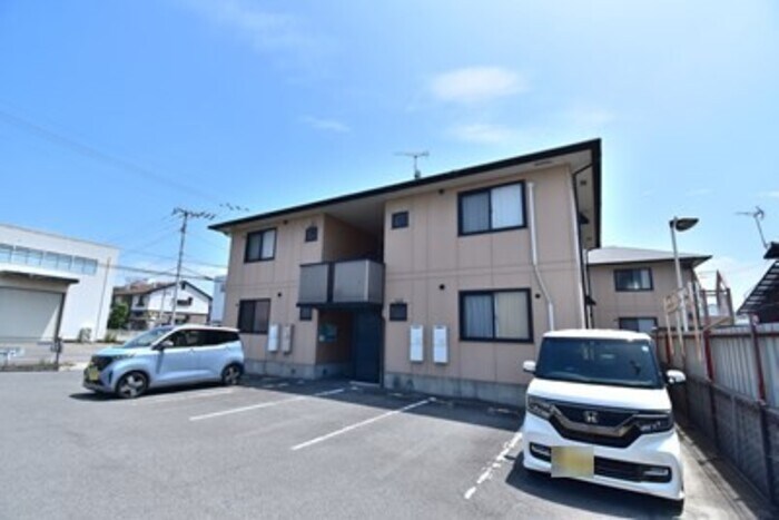 物件外観写真1　(建物外観)