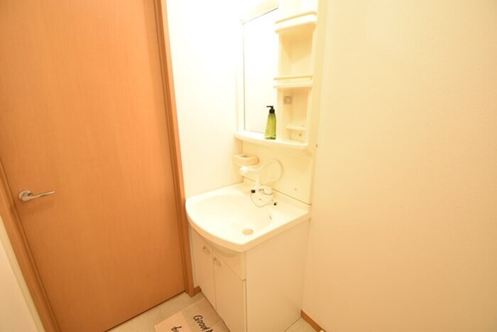 物件内観写真4　(洗髪洗面化粧台)