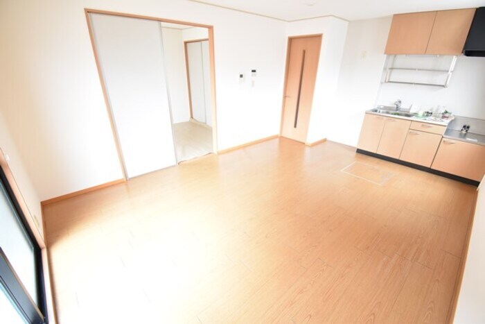 物件内観写真10　(ＬＤＫ１１．５帖～和室６帖)