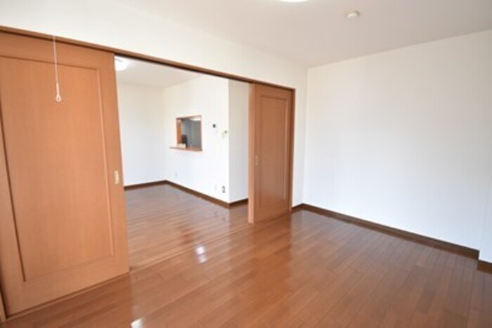 物件内観写真8　(洋室７帖)