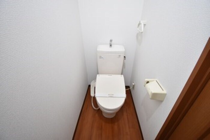 物件内観写真14　(温水洗浄暖房便座)